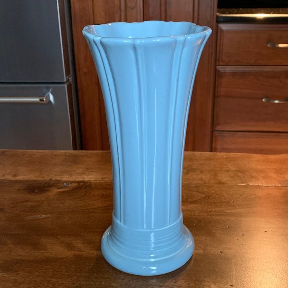 Fiesta Vintage Retired Color Periwinkle Blue Medium 9 5/8” Fluted Flower Vase - Picture 5 of 10
